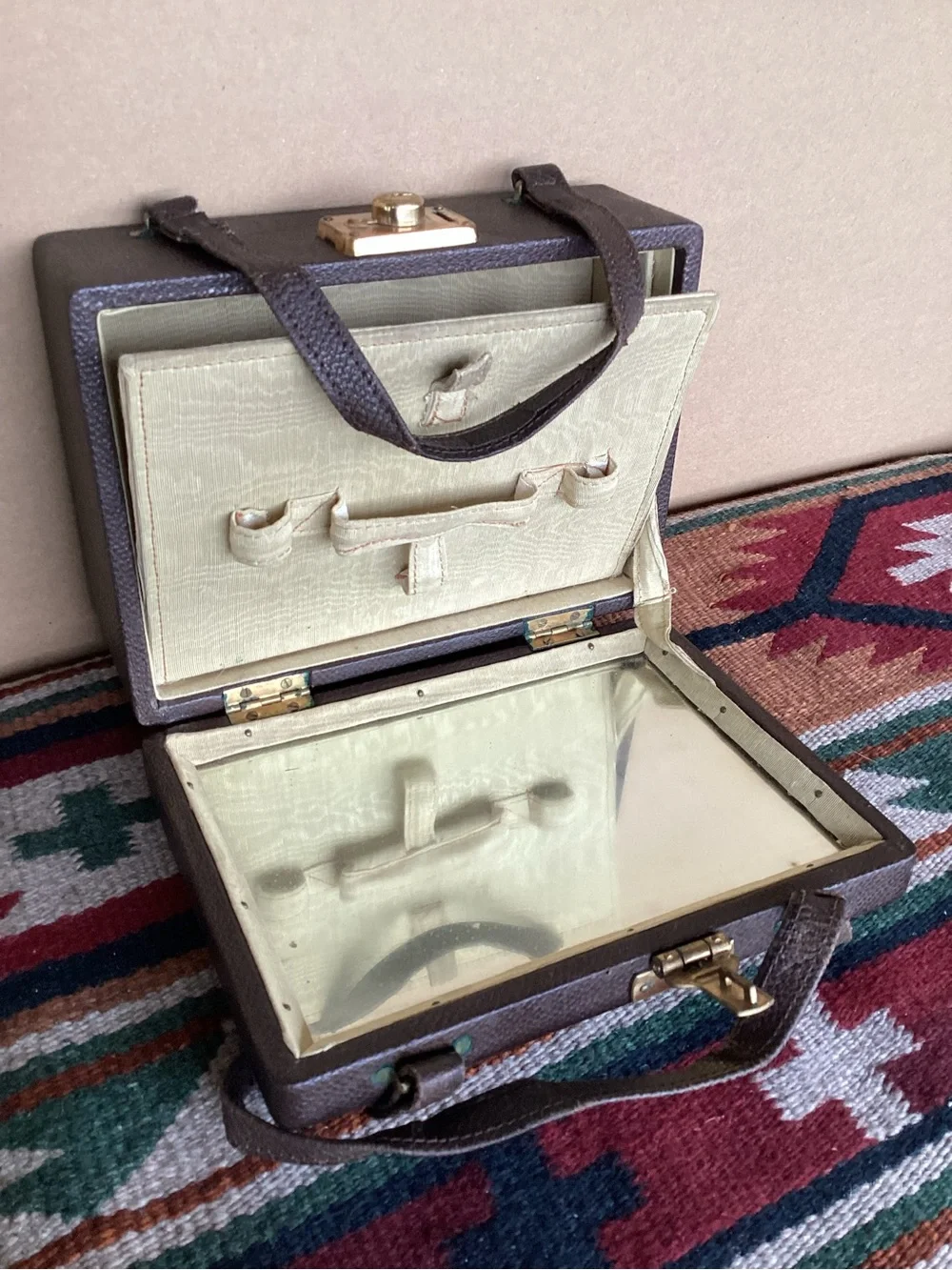 Vintage leather cosmetic vanity case hard shell jewelry box
